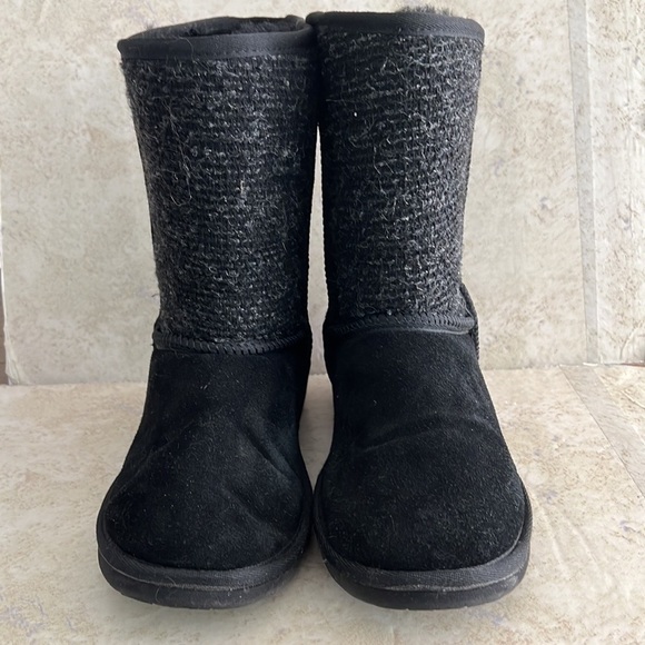 Minnetonka Leather and Sheepskin Lined Warm Boots Size 10 - Picture 1 of 10